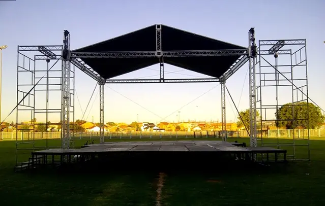 La capriata dell'altoparlante sonoro mostra la piattaforma del palco all'aperto Truss in alluminio Sistema di traliccio triangolare per tetto per eventi