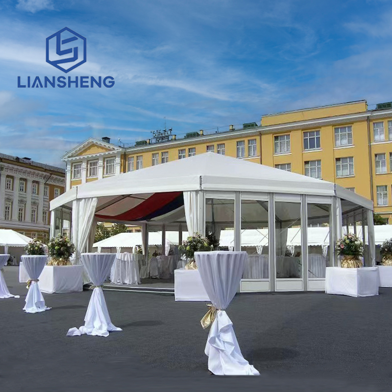 Caratteristiche e usi della tenda in PVC trasparente