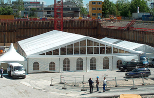 Tenda per feste in alluminio di dimensioni personalizzate con parete in vetro trasparente di facile installazione in stile di lusso