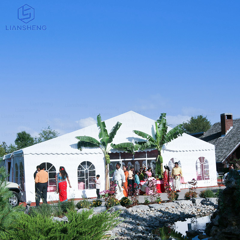 Tenda trasparente per tendone per matrimoni trasparente romantico con tavoli e sedie 200 persone