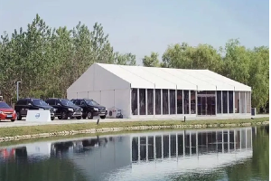 Considerazioni sulla progettazione per tende espositive in alluminio personalizzate