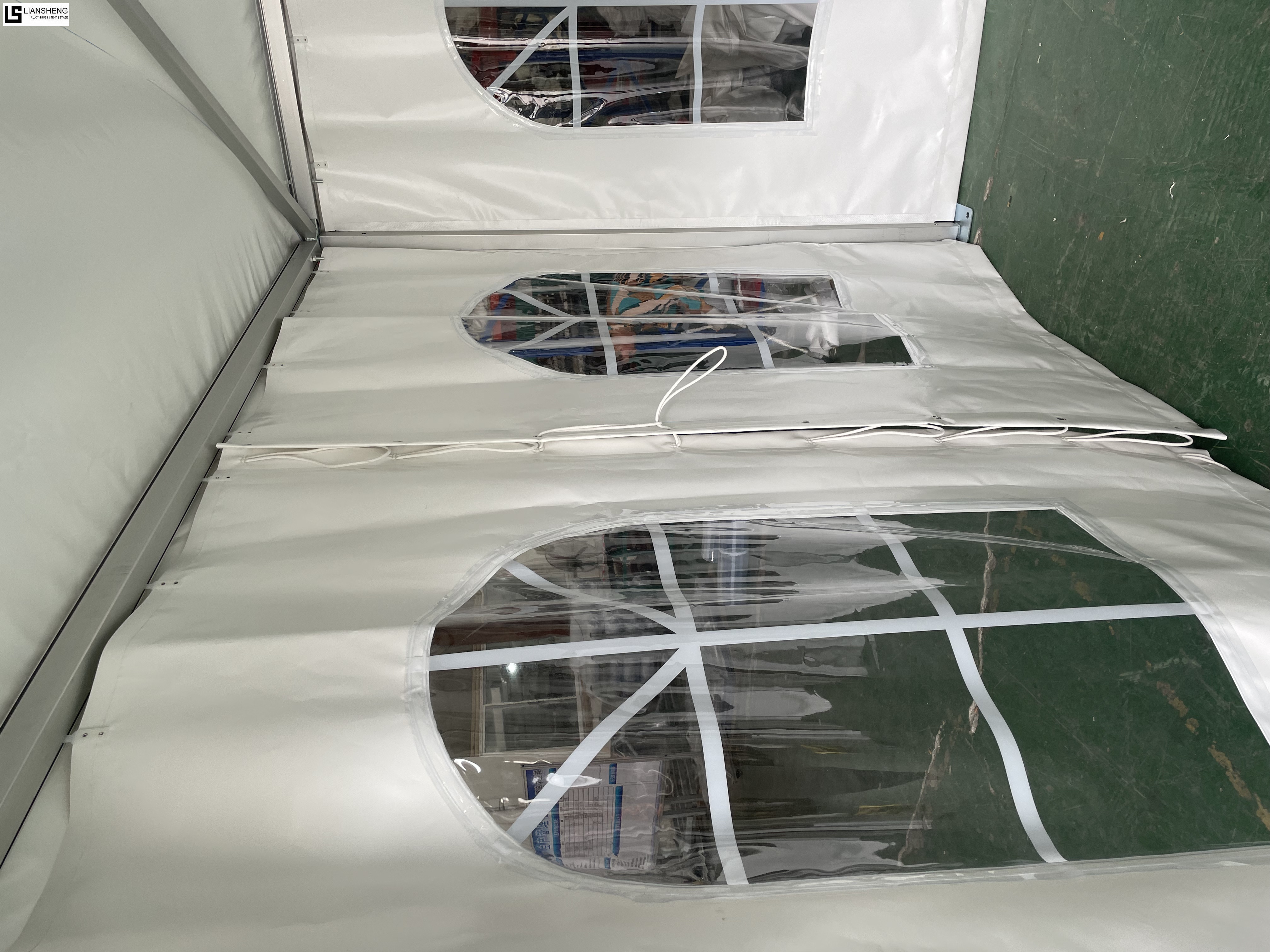 Tenda a pagoda economica con struttura quadrata in ferro: rifugio per eventi robusto ed economico